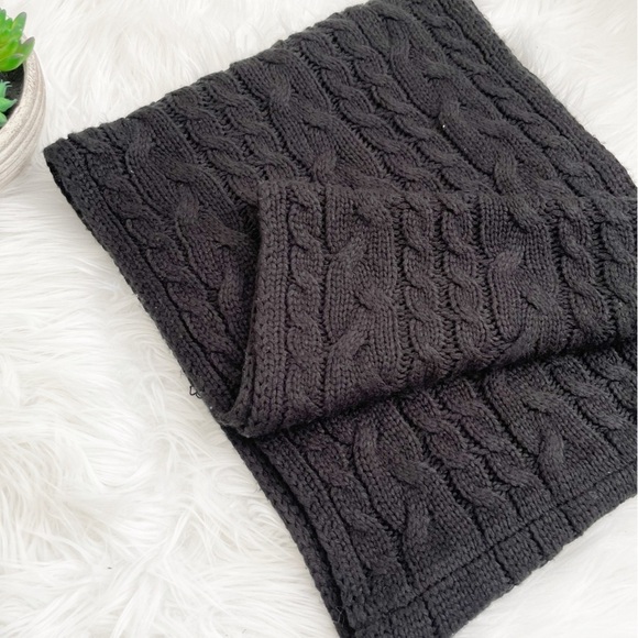 Cable Knit Black Infinity Scarf One Size - Picture 6 of 6